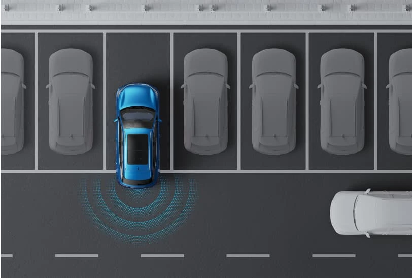 Monitorowanie ruchu poprzecznego przy cofaniu (RCTA) i Rear Cross Traffic Brake (RCTB)