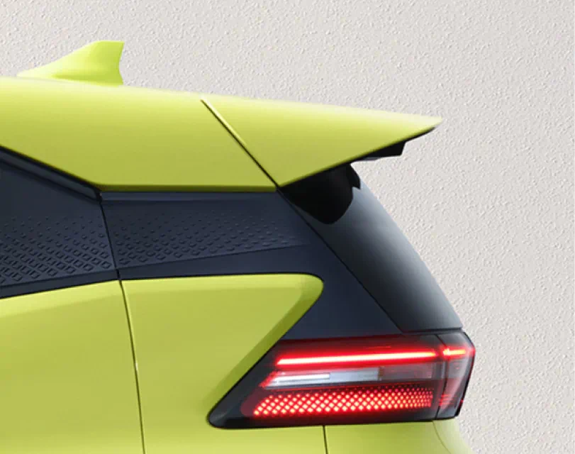 BYD Dolphin Surf z optycznie oddzielonym dachem i tylnym pasem LED