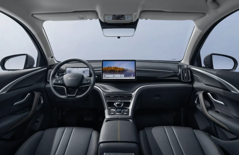 BYD_Harmony_Auto_Hybrydowy_Sealion-5-DM-i_Wnętrze_Black